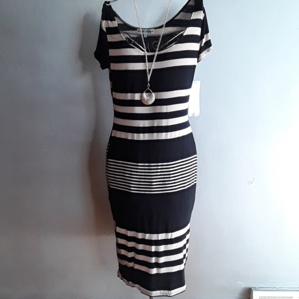 Short sleeved stripped dress